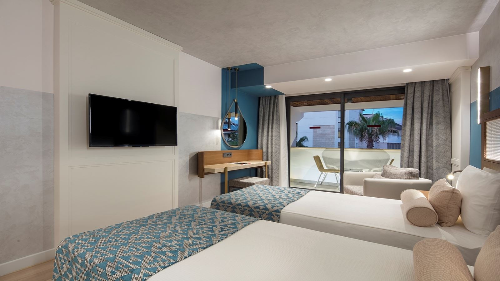 rooms-junior-suite-side-sea-view