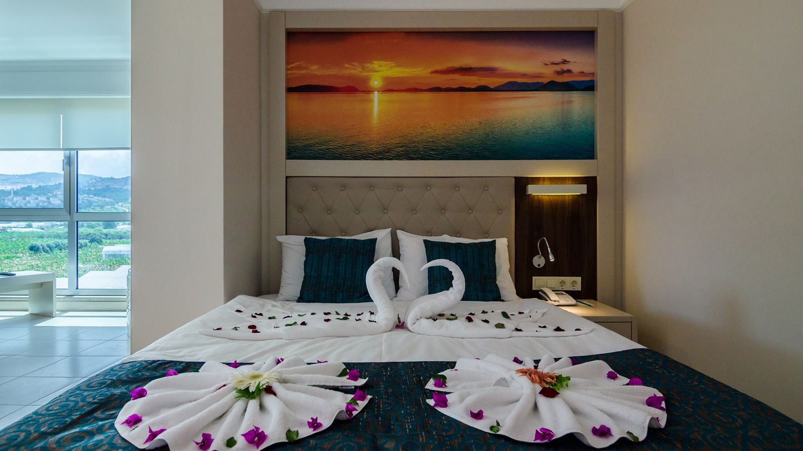 rooms-family-room-land-view-2-bedrooms