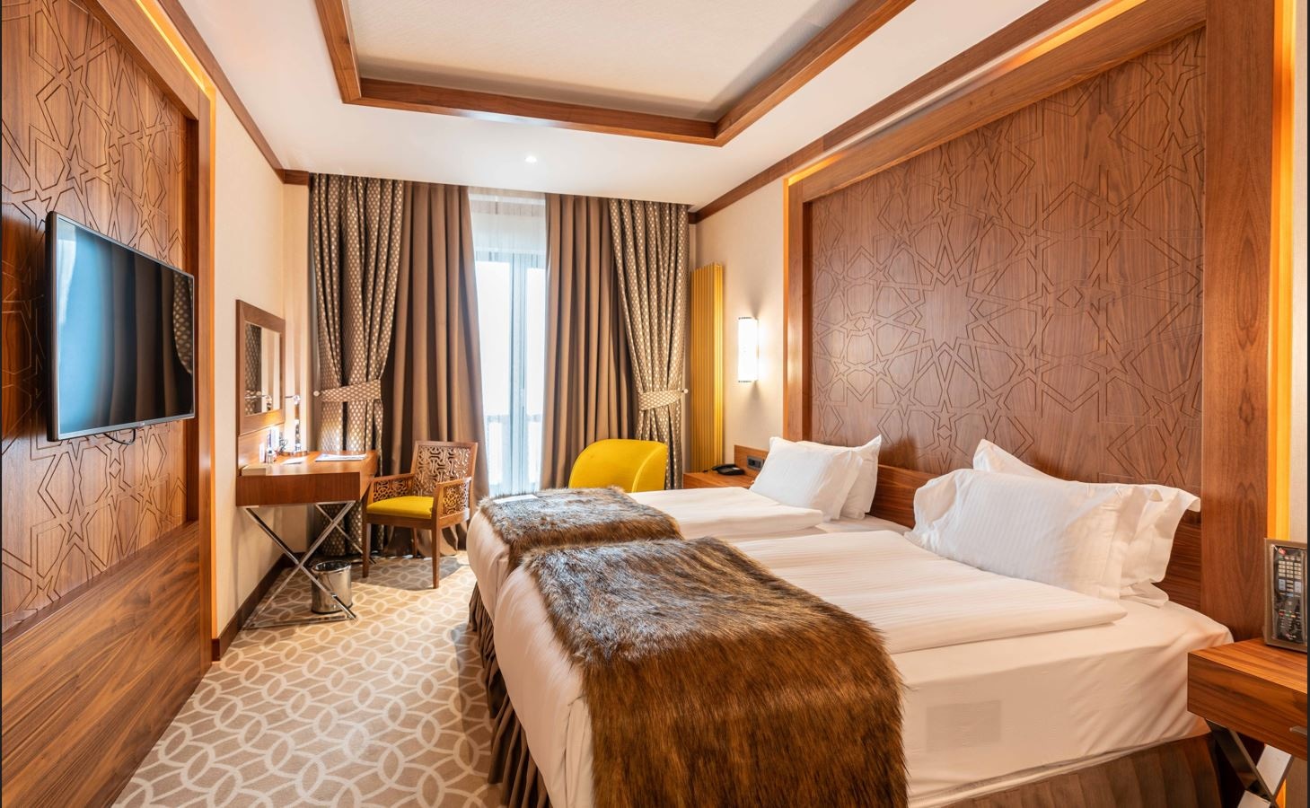 rooms-standard-deluxe-room