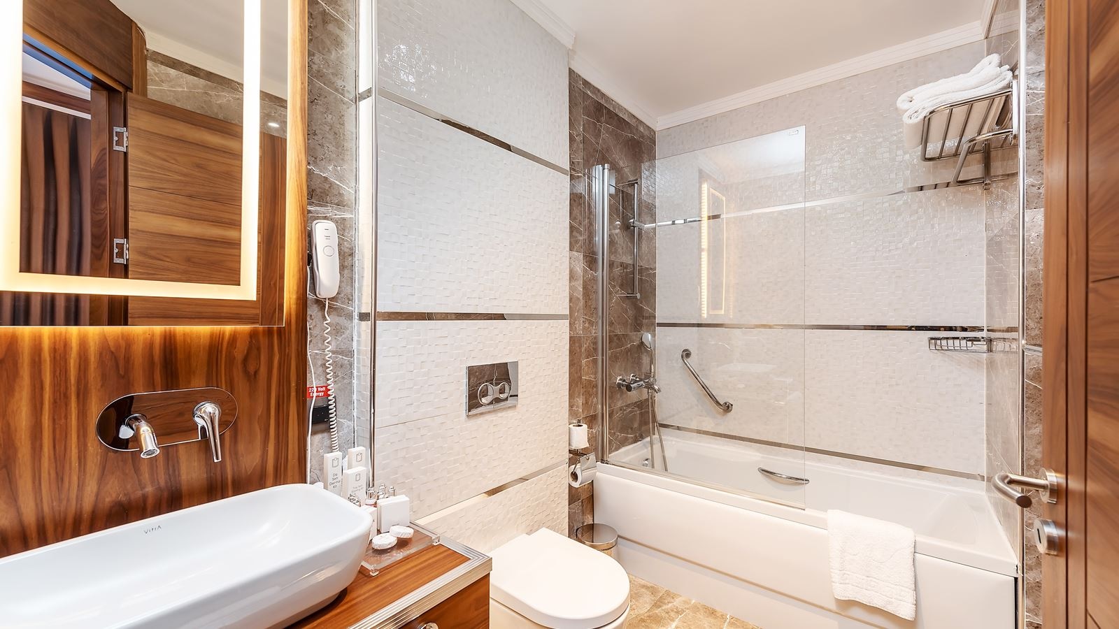 rooms-grand-deluxe-room