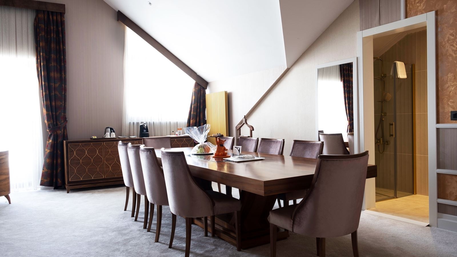 rooms-das-deluxe-suite