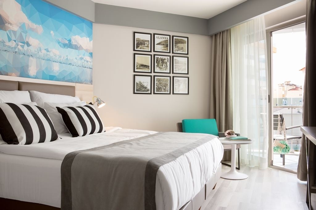 rooms-standard-room-side-sea-view