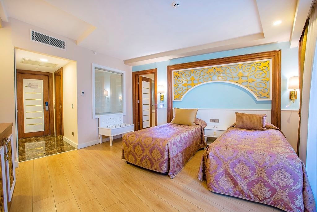 rooms-junior-suite-room