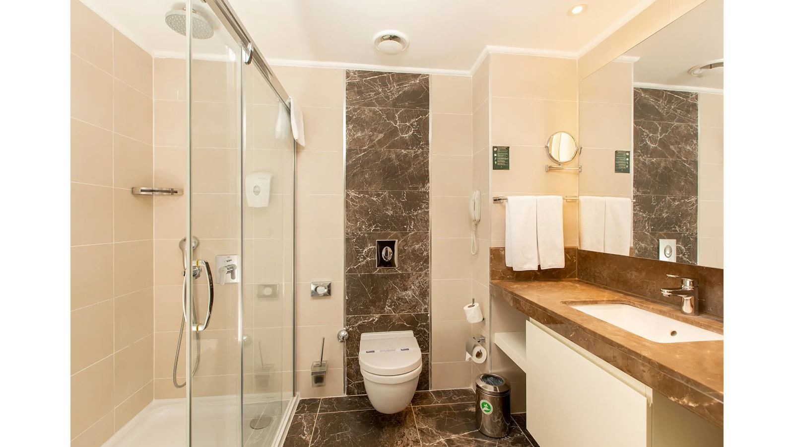 rooms-family-room--typea