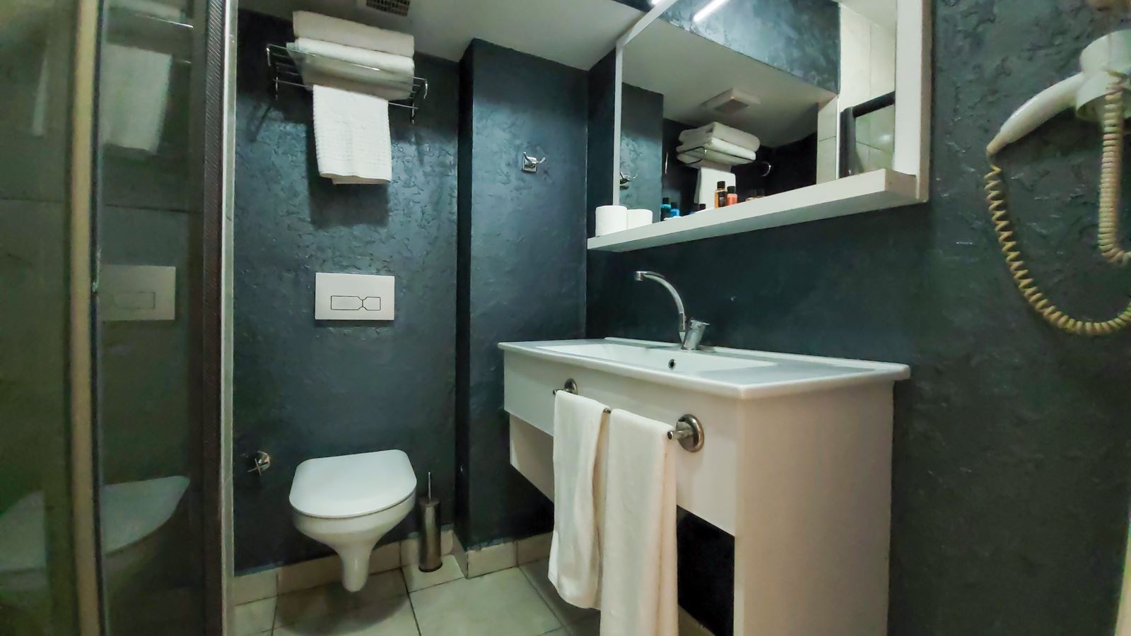 rooms-connection-room