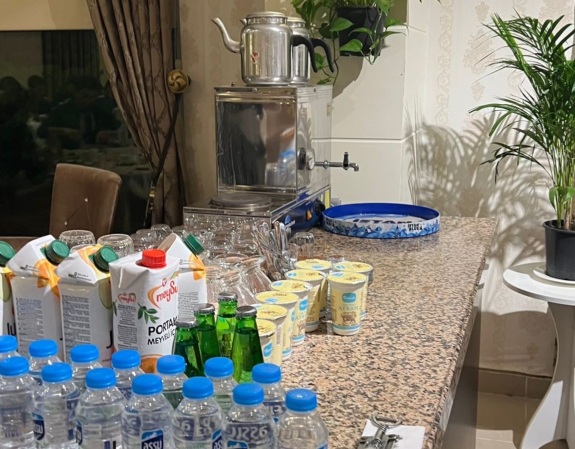 bars-onis-hotel-havuz-bar