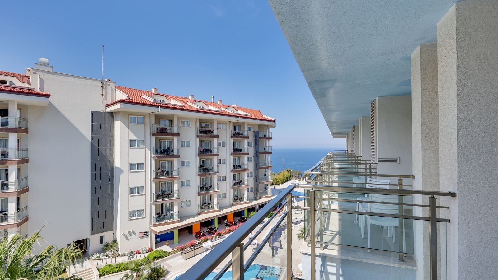 rooms-superior-sideseaview-balcony-or-terrace