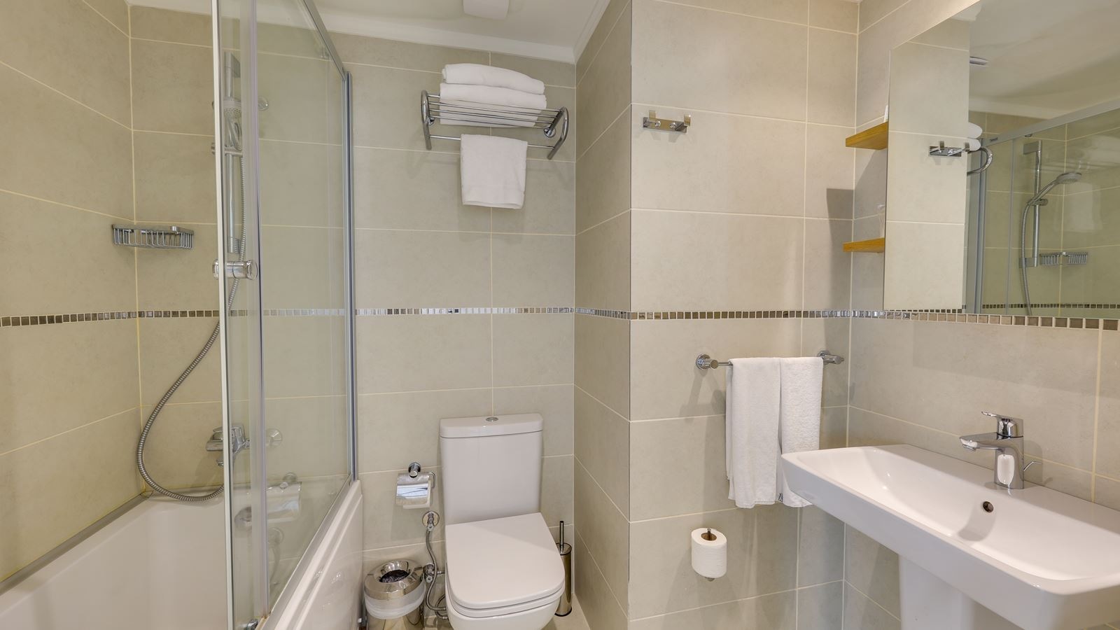 rooms-suite-family-2-bedrooms-landview-balcony