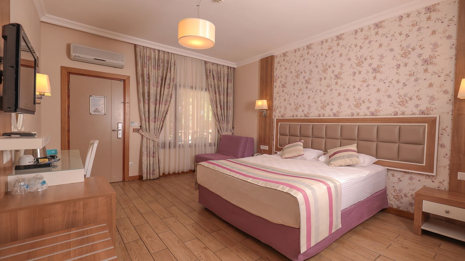 rooms-garden-room-with-terrace