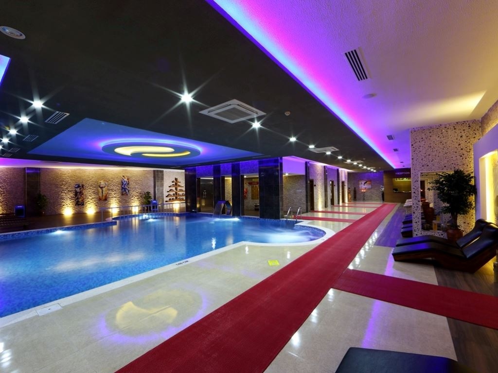 pools-indoor-pool