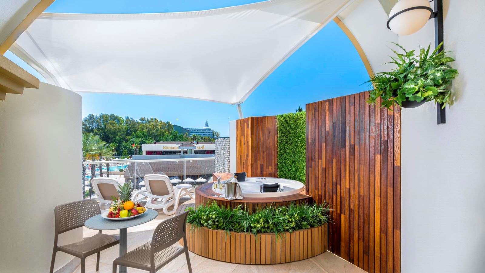 rooms-jaccuzzi-teras-standard-room