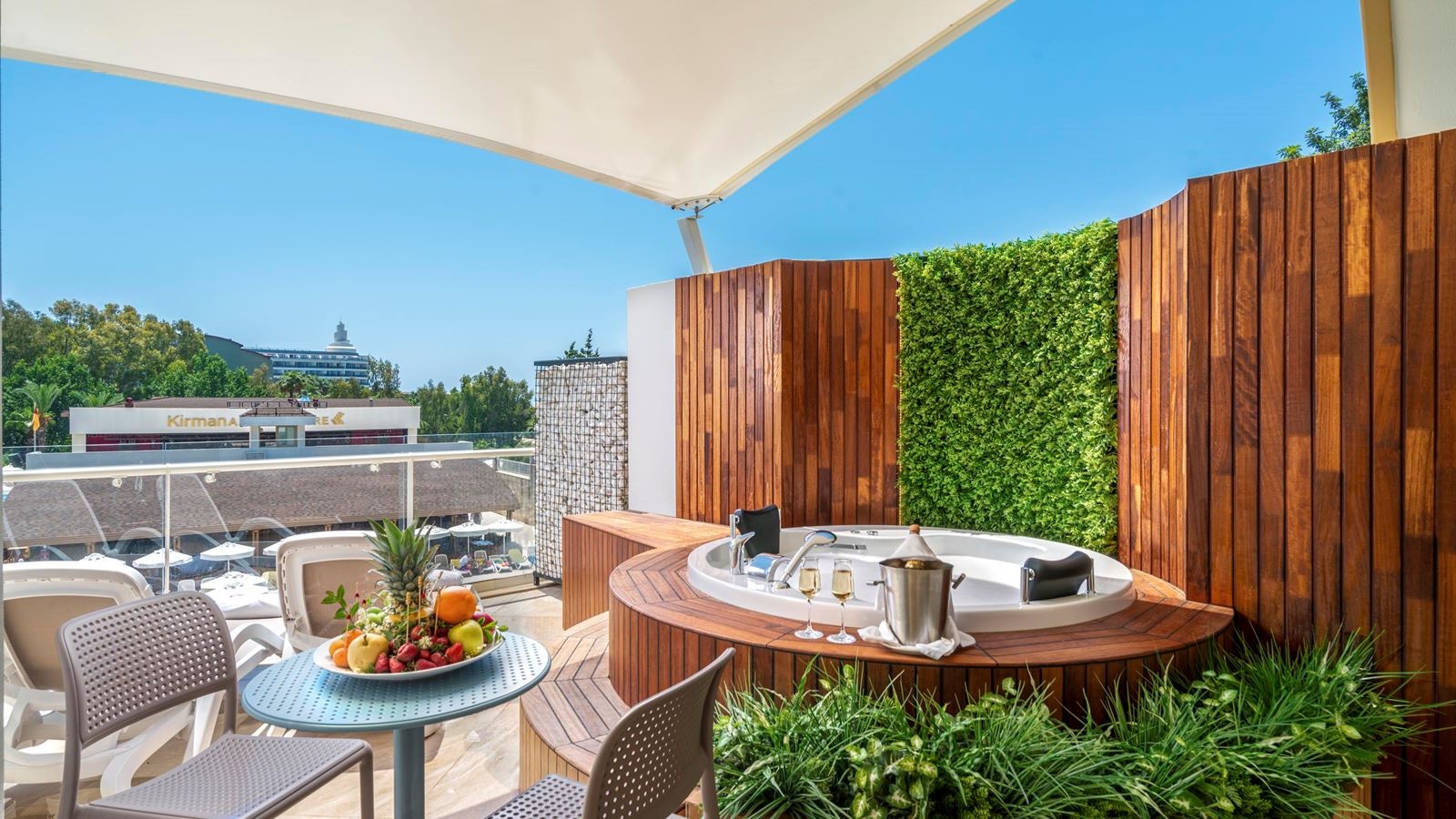 rooms-jaccuzzi-teras-standard-room