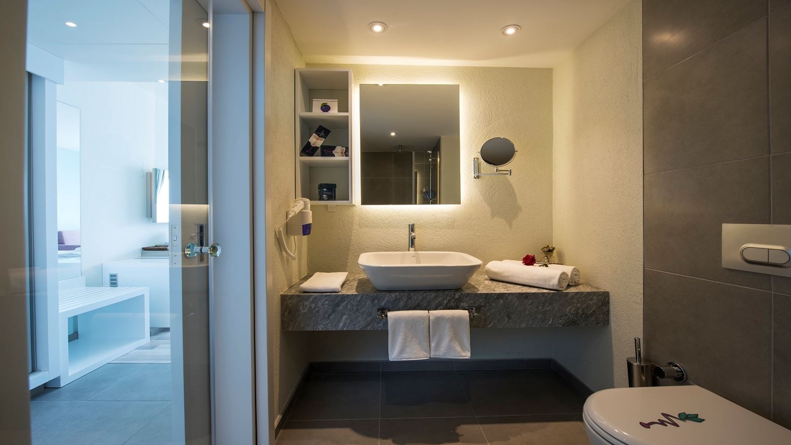 rooms-deluxe-room-sea-view