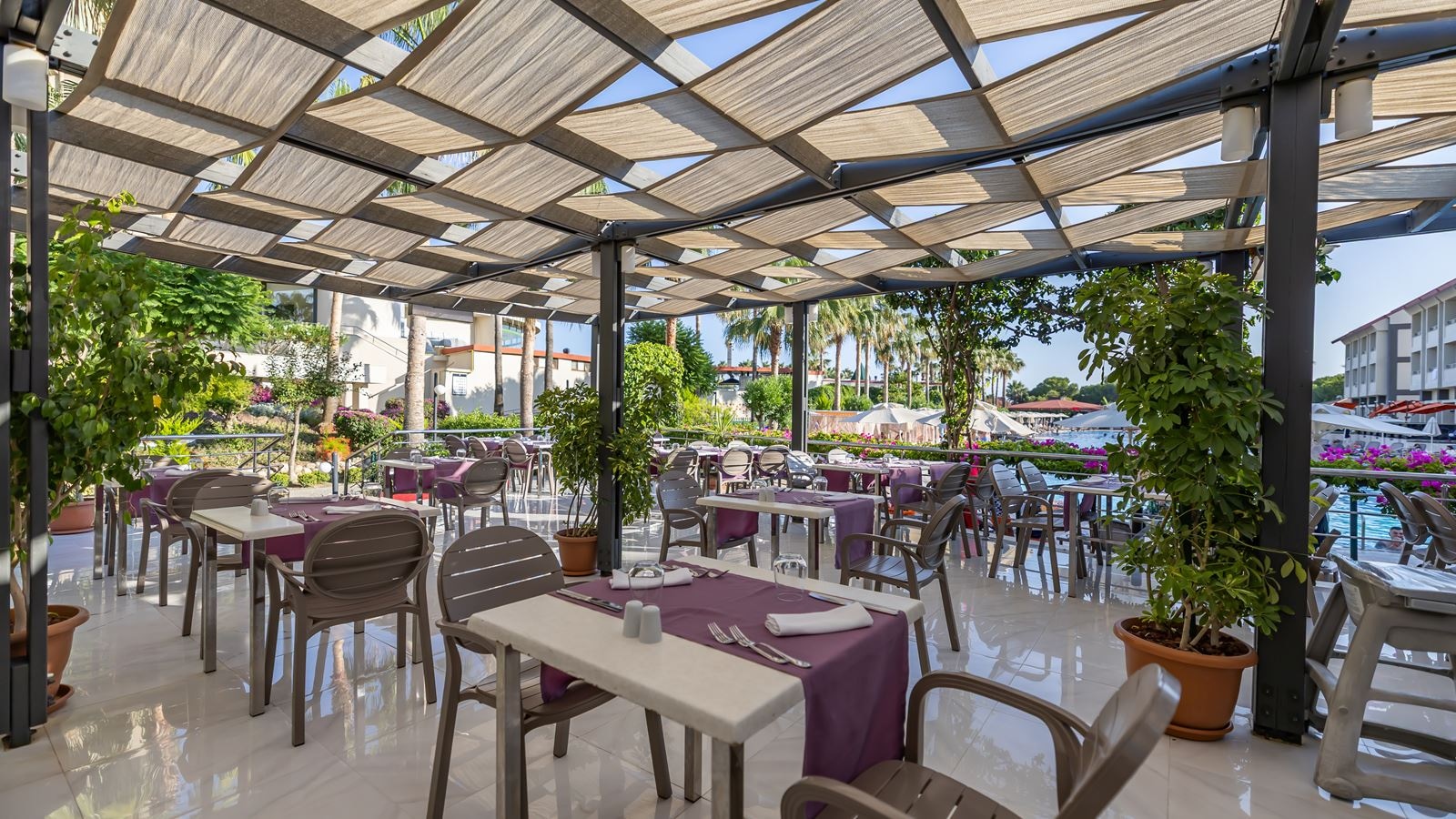 restaurants-deep-blue-restaurant