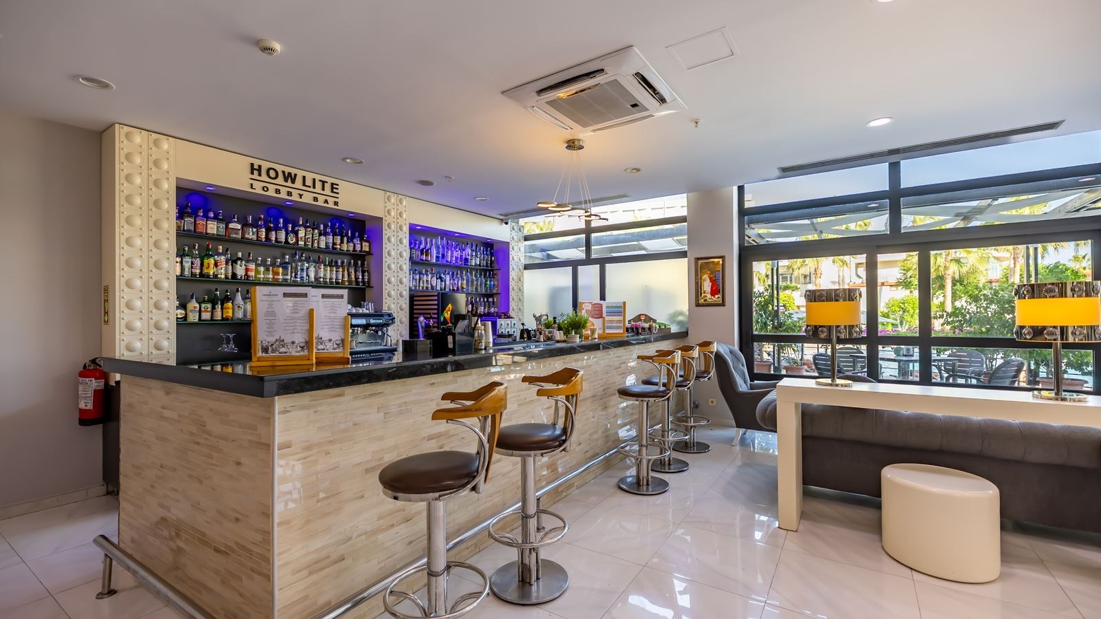 bars-howlite-lobby-bar