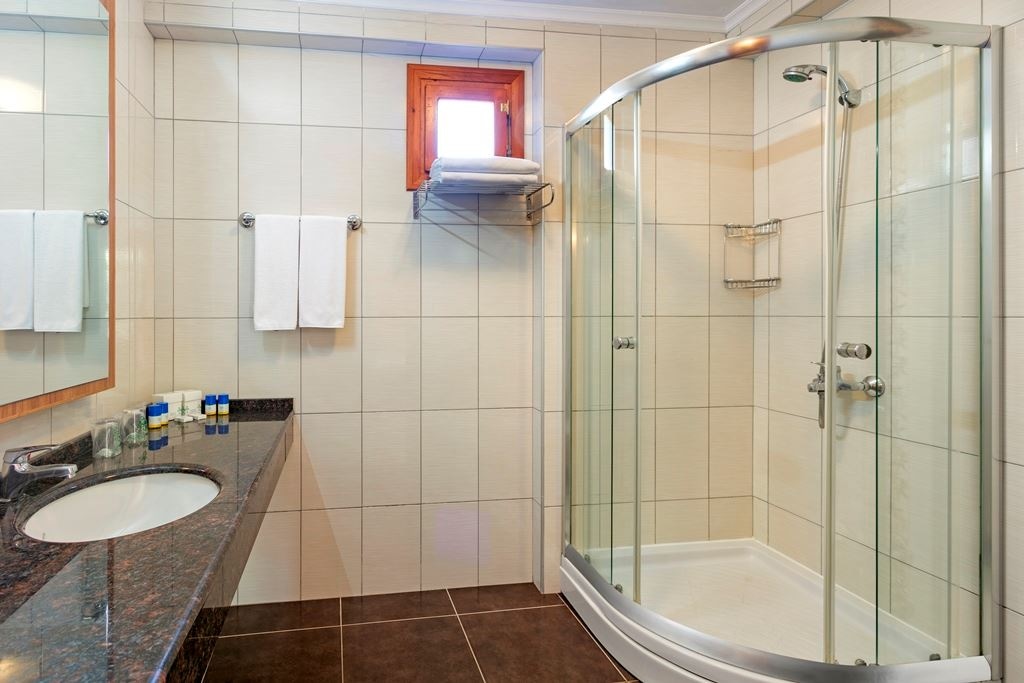 rooms-park-family-room