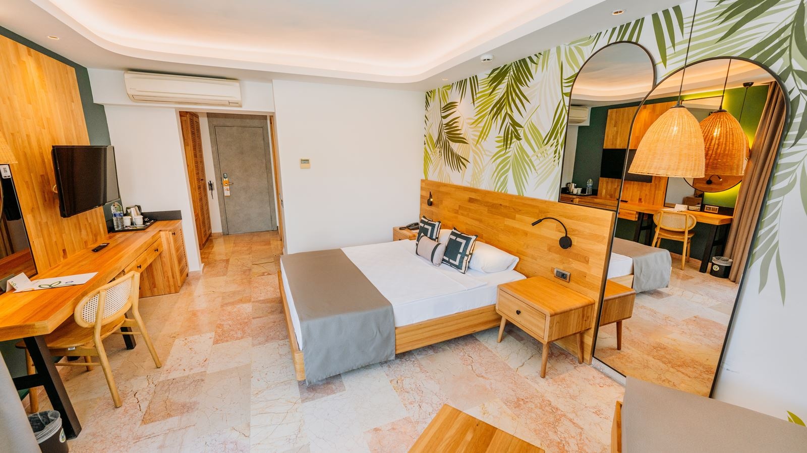 rooms-lagoon-swim-up-room--access-via-stairs