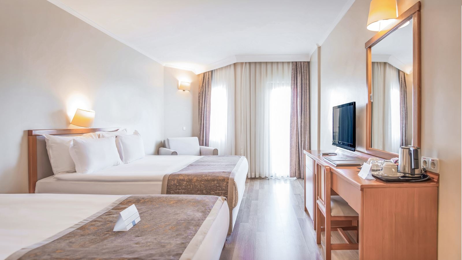 rooms-standard-room-land-view