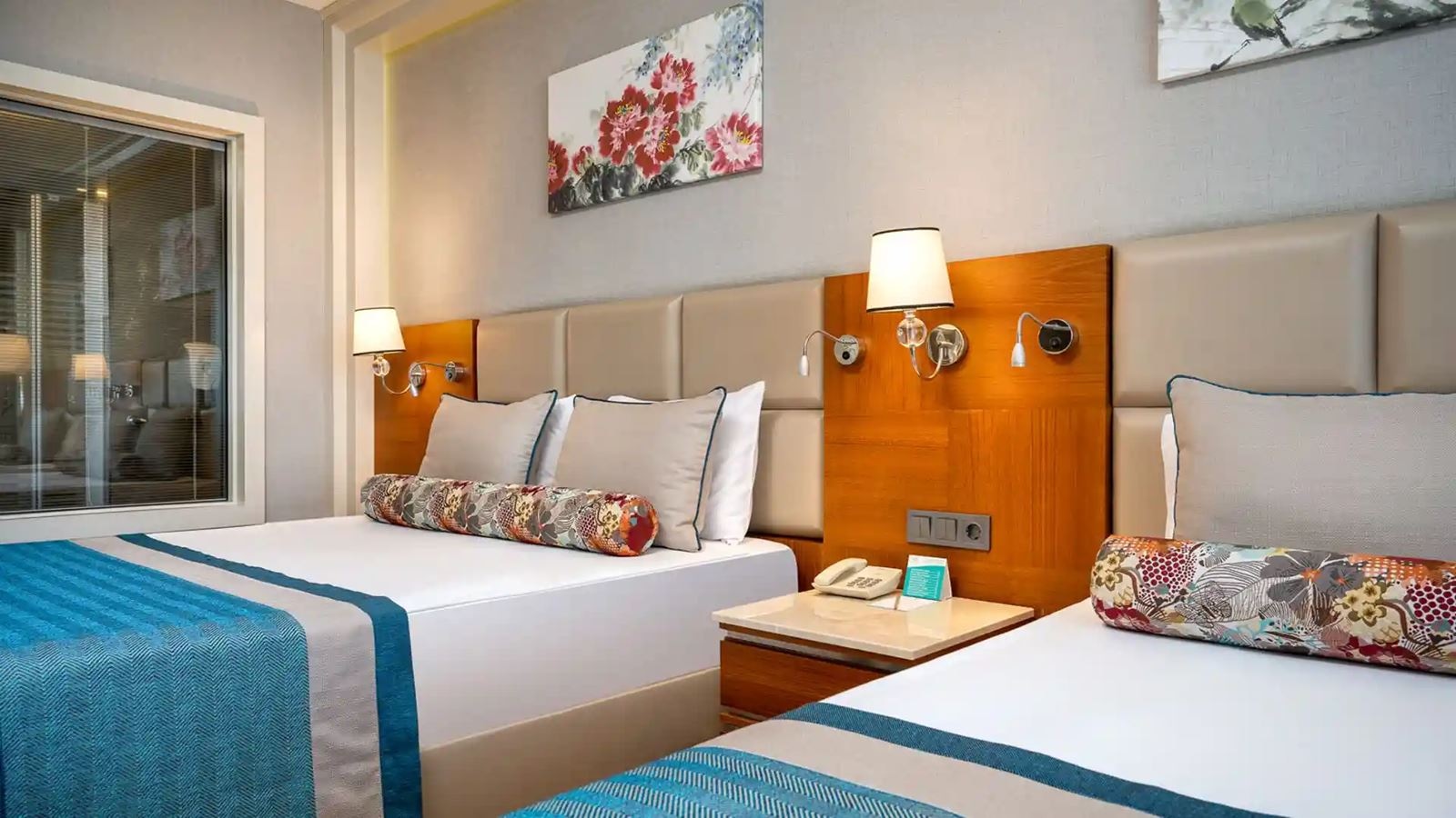 rooms-standard-room-side-sea-view