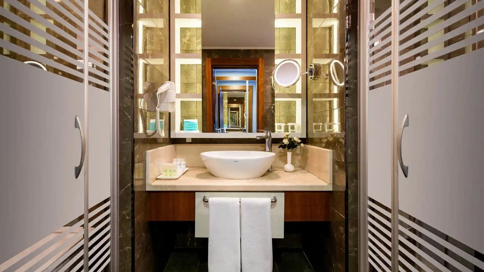 rooms-family-room