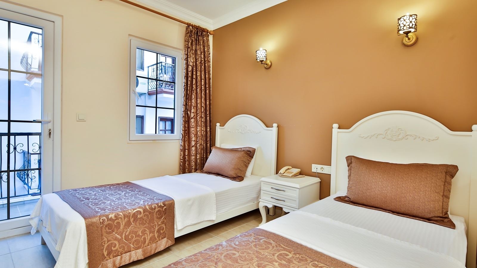 rooms-double-room-with-side-sea-view