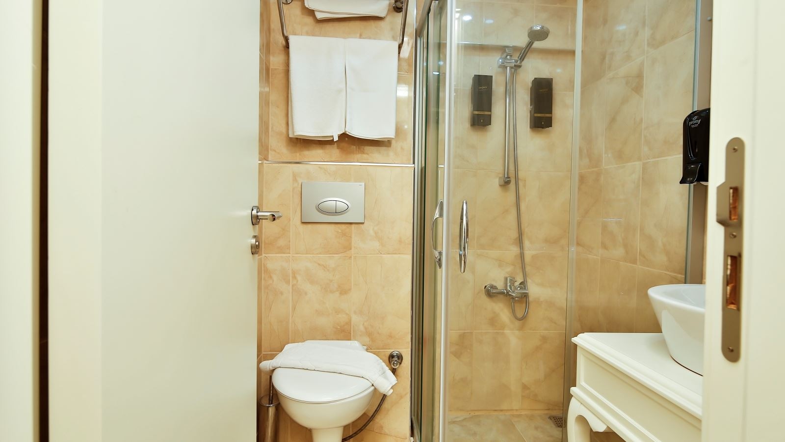 rooms-double-room-with-side-sea-view