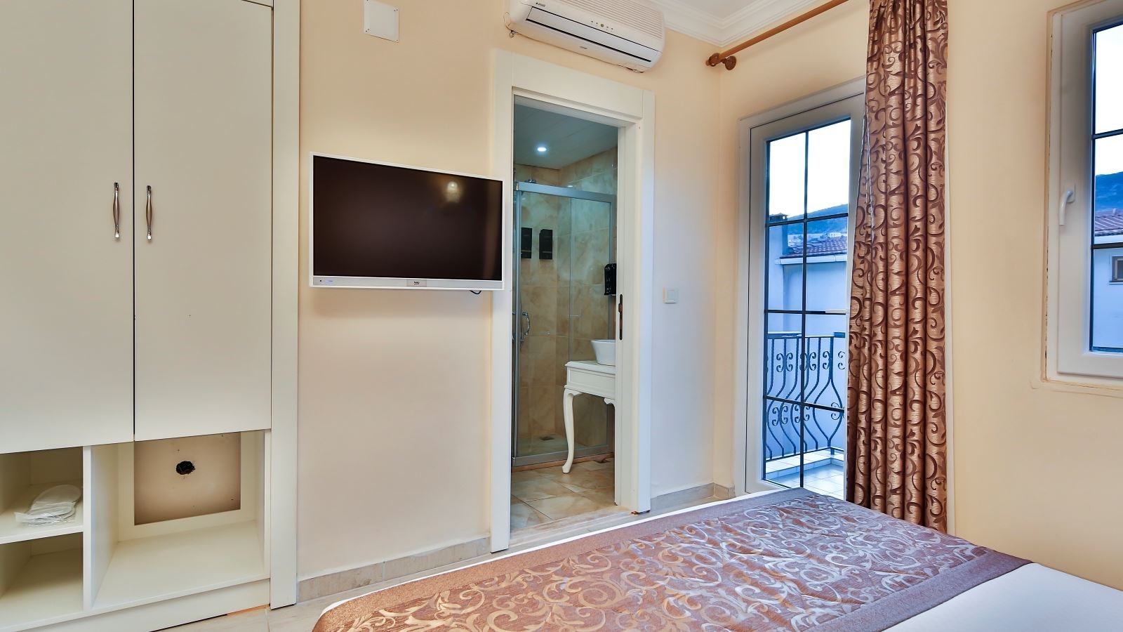 rooms-double-room-with-garden-view