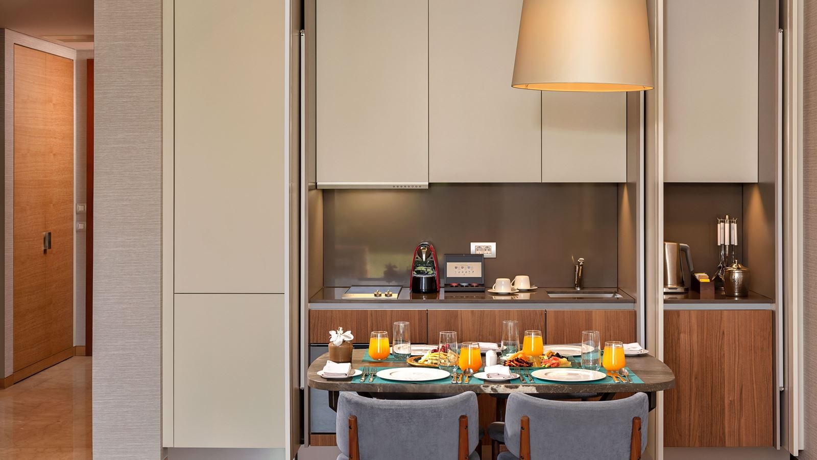 rooms-three-bedroom-garden-view-apartment