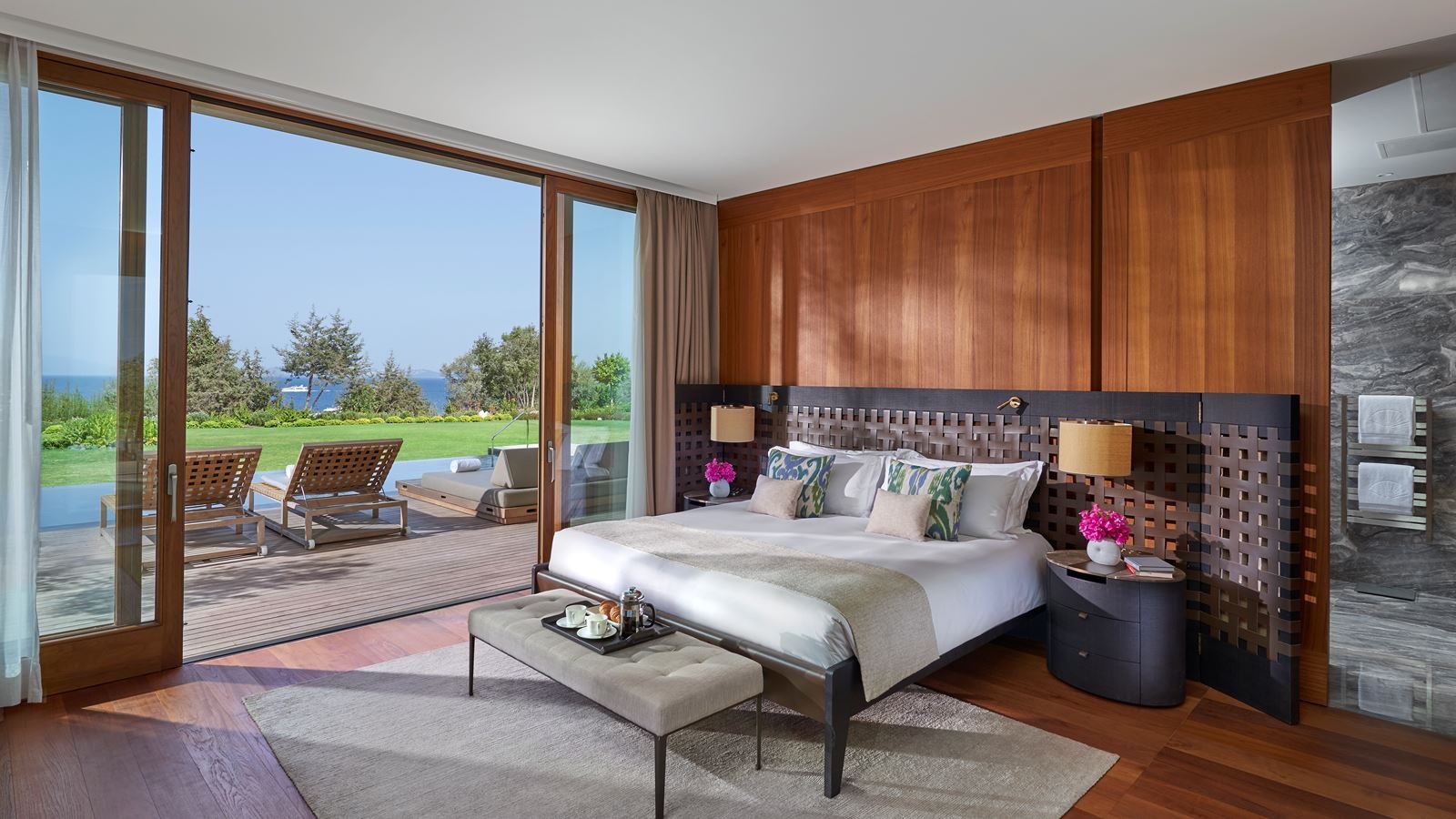 rooms-blue-beach-villa-threebedrooms