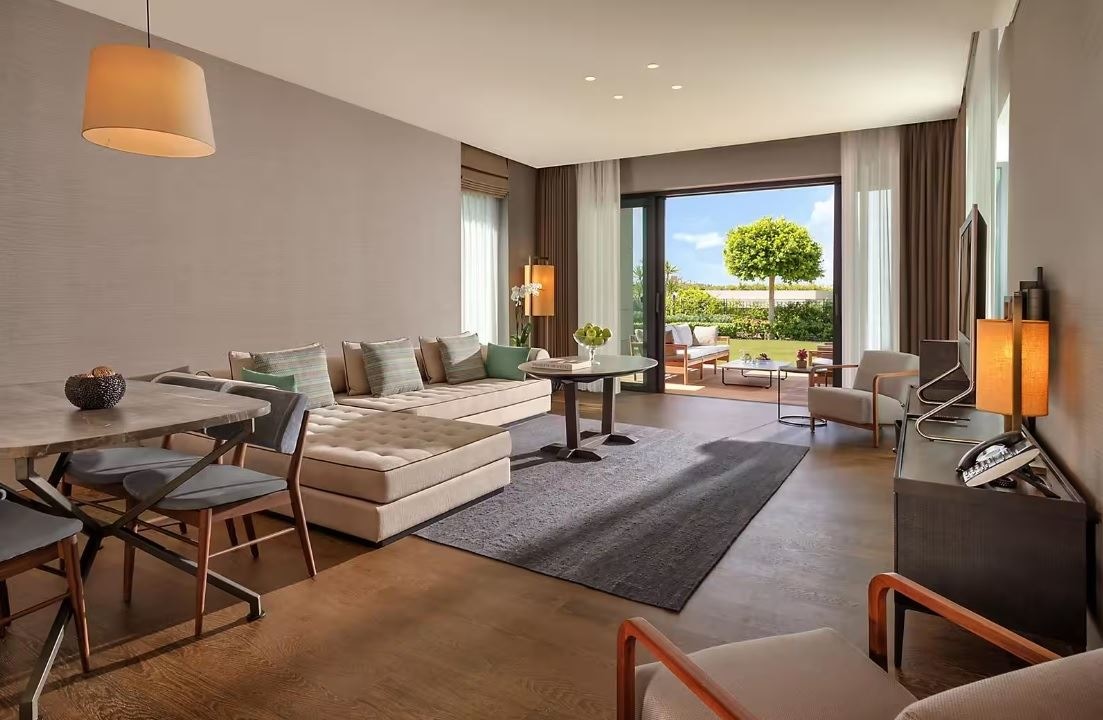 rooms-three-bedroom-apartment-with-pool