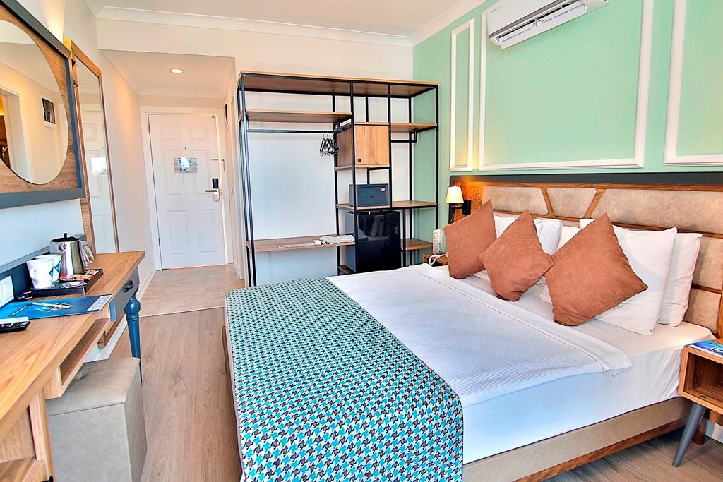 rooms-superior-room-with-balcony