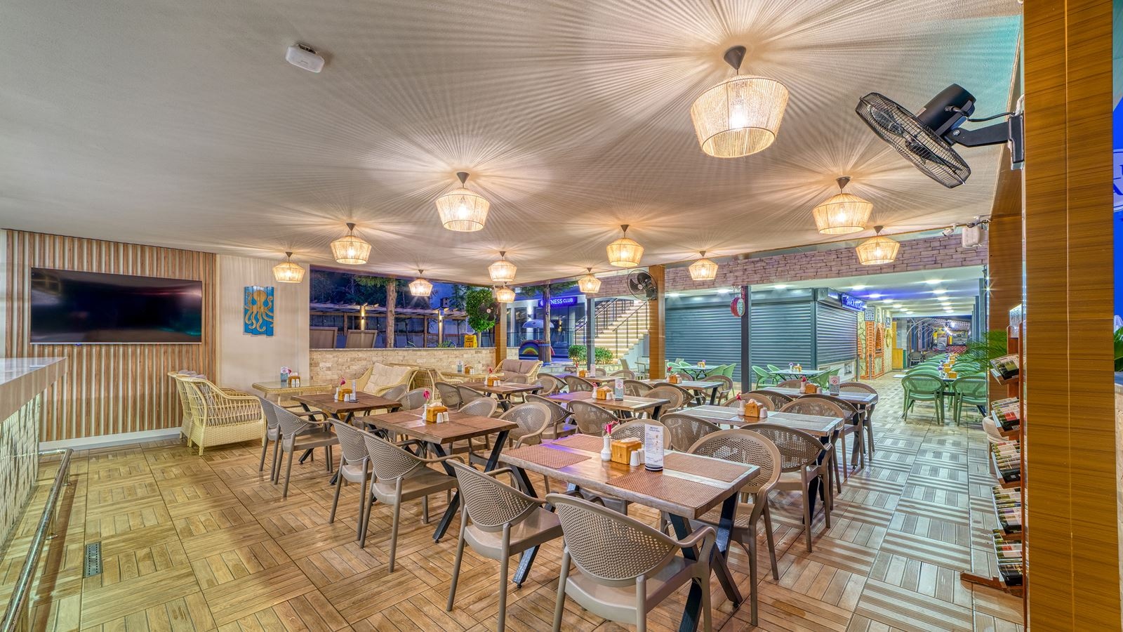 bars-new-blue-pool-bar