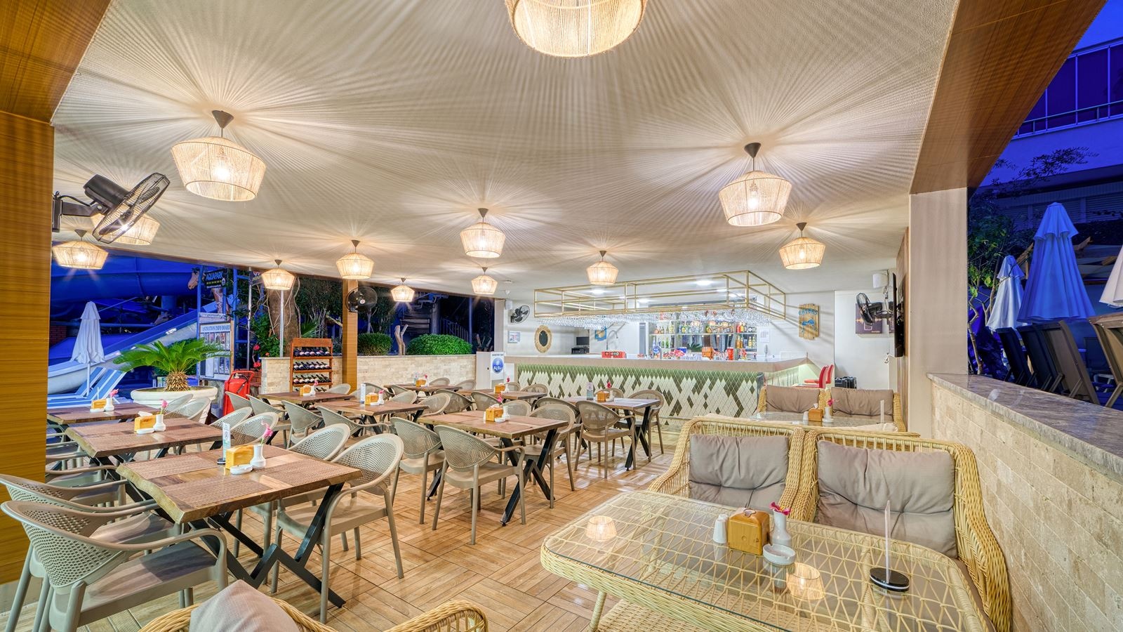 bars-new-blue-pool-bar