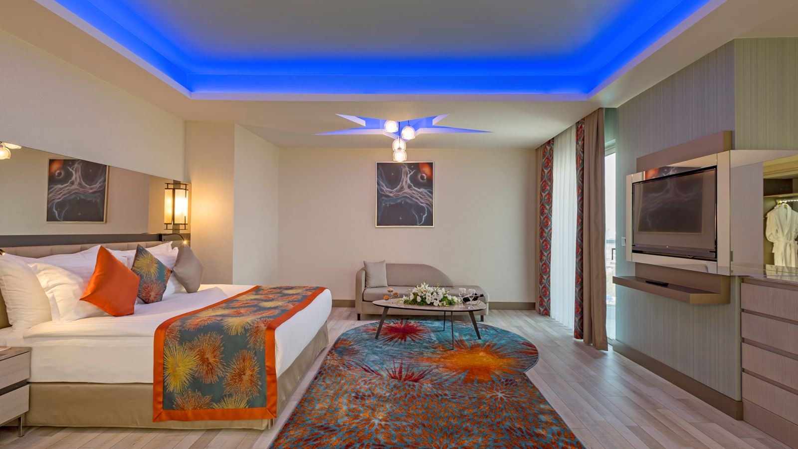 rooms-duplex-family-room-land-view