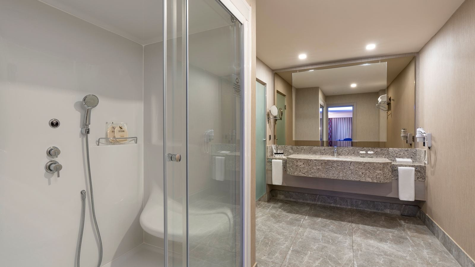 rooms-duplex-family-room