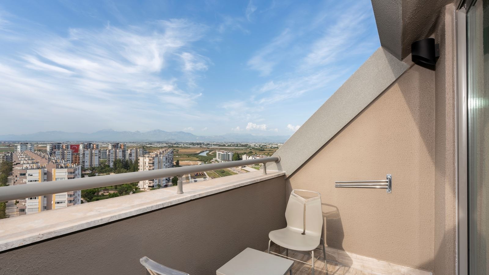 rooms-duplex-family-room