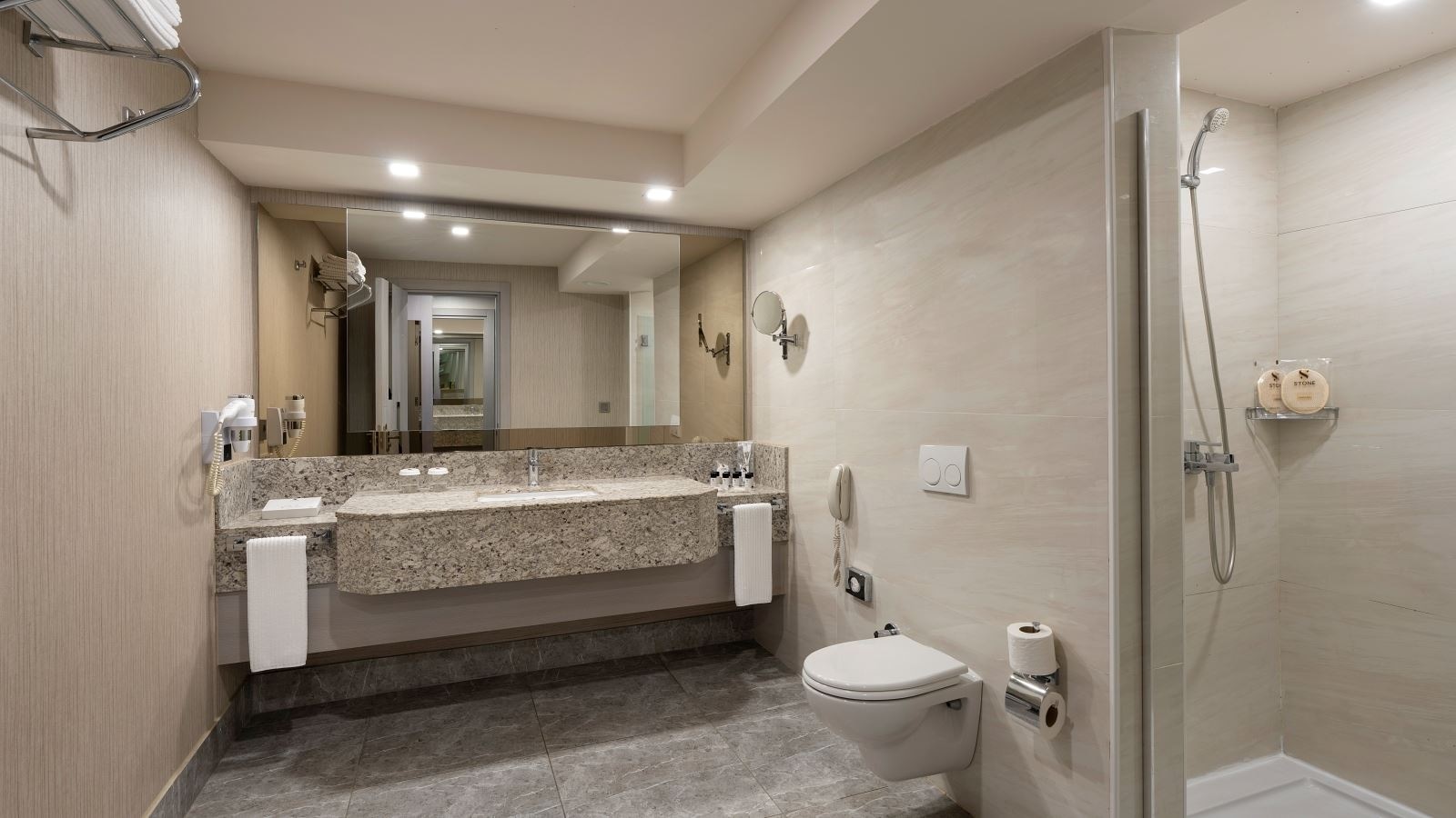 rooms-duplex-family-room