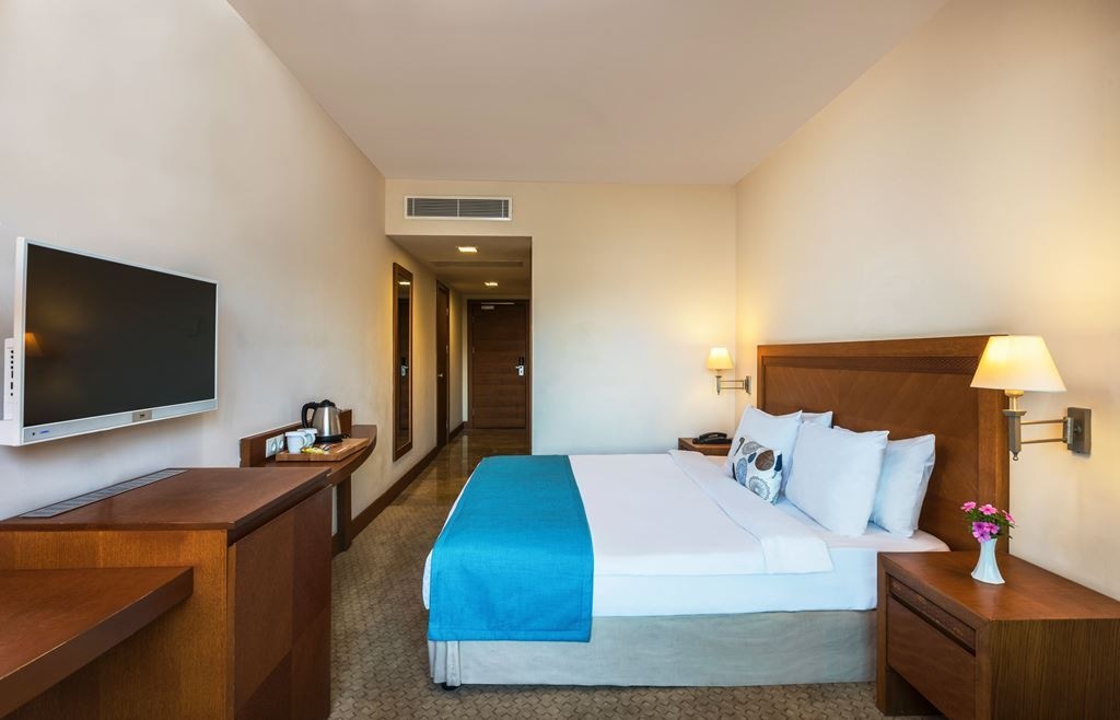 rooms-superior-room-side-sea-view