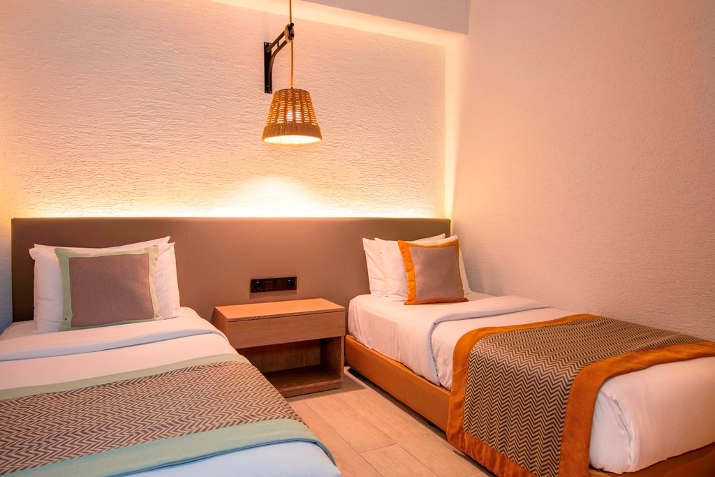 rooms-family-2-bedrooms-bungalow-garden-view