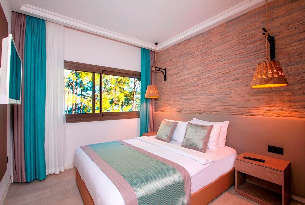 rooms-family-2-bedrooms-bungalow-garden-view