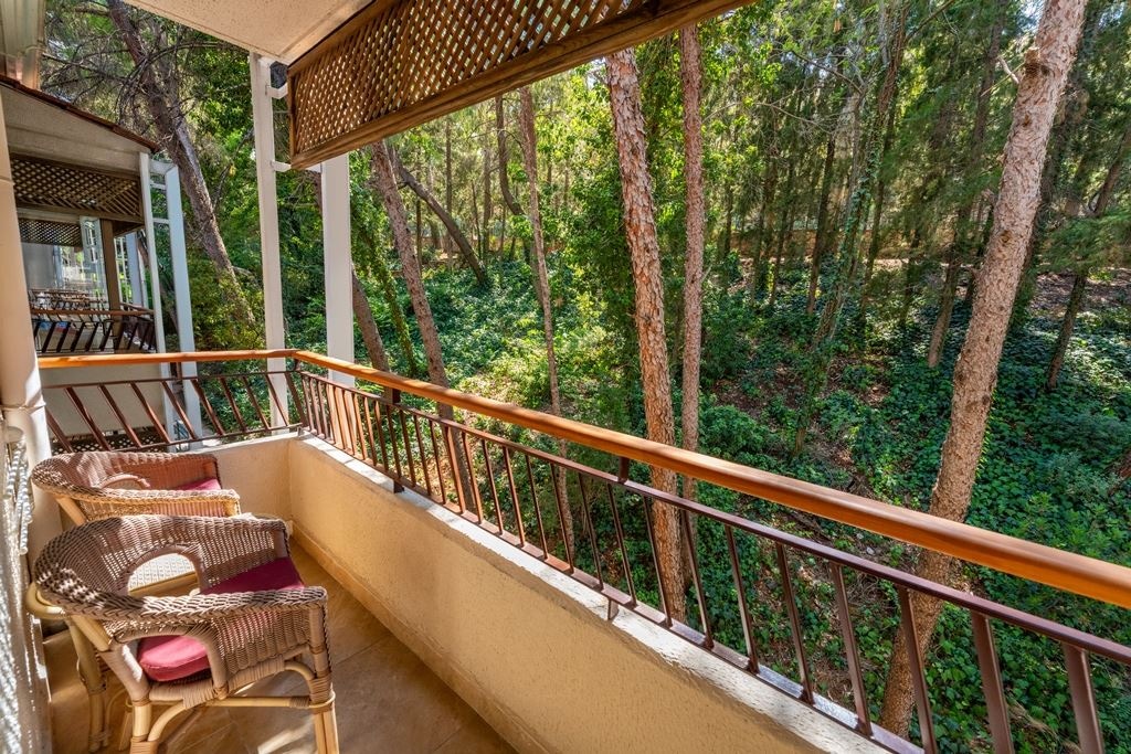 rooms-standard-garden-view