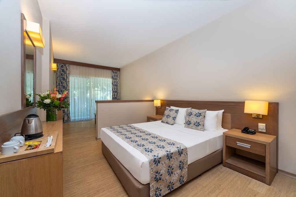 rooms-family-2-bedrooms-bungalow-garden-view