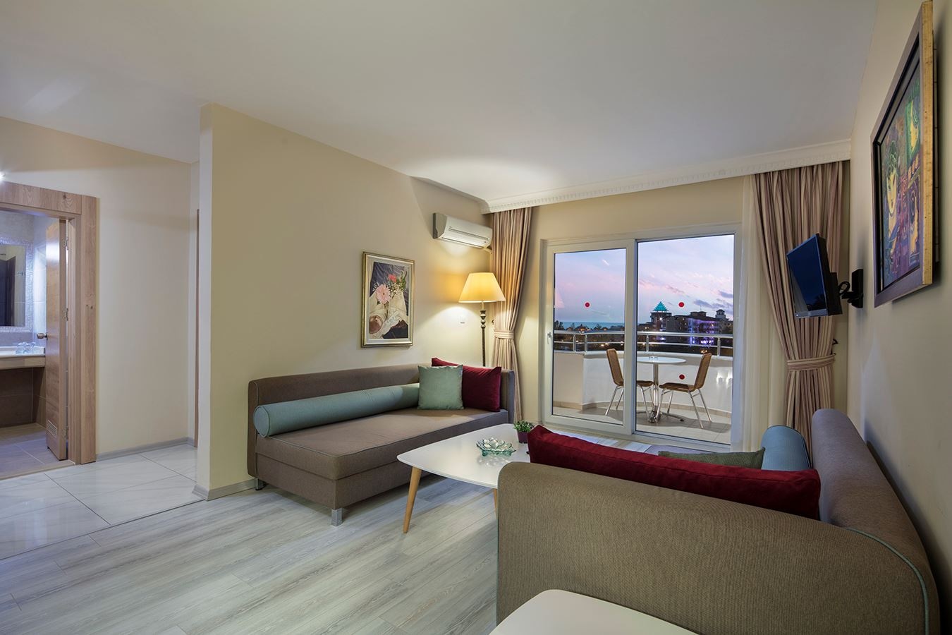 rooms-family-room-roh-main-building