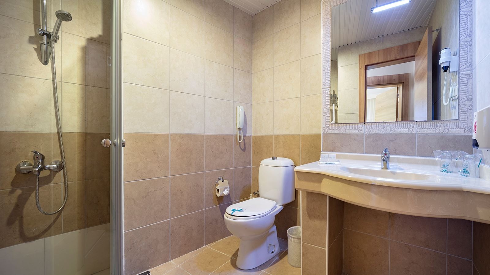 rooms-family-room-roh-main-building