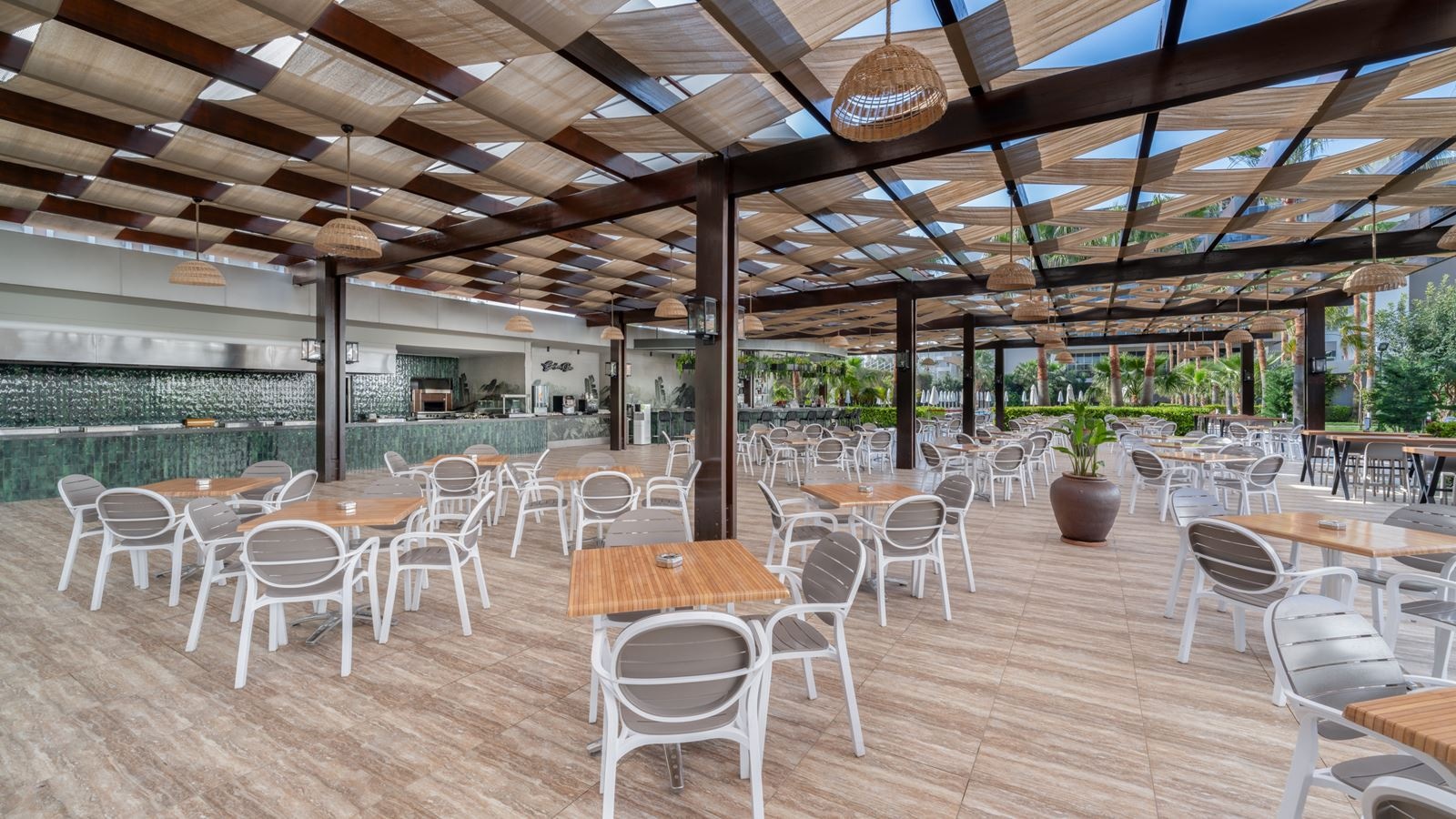 bars-garden-bar-pool