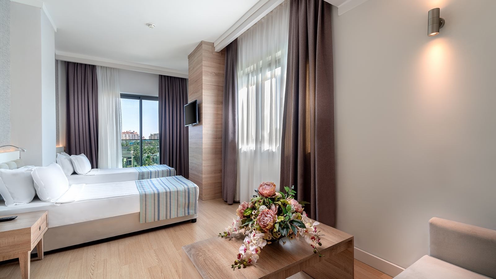 rooms-economy-room-with-balcony