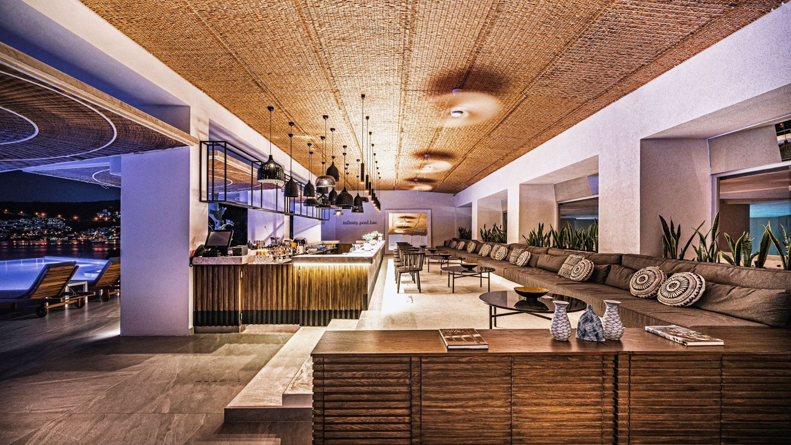 bars-infinity-pool-bar