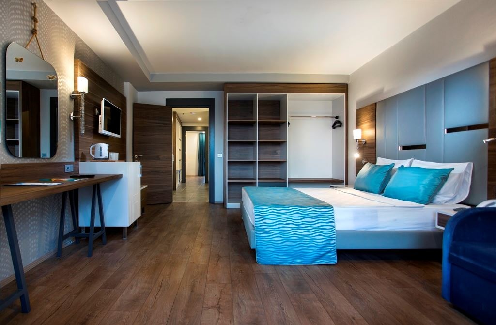 rooms-swim-up-3-rooms