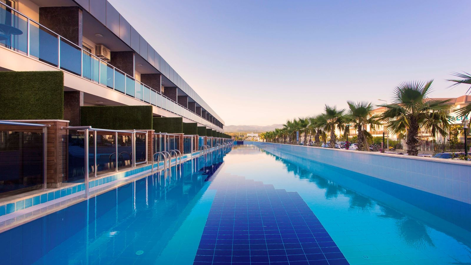 rooms-swim-up-2-rooms