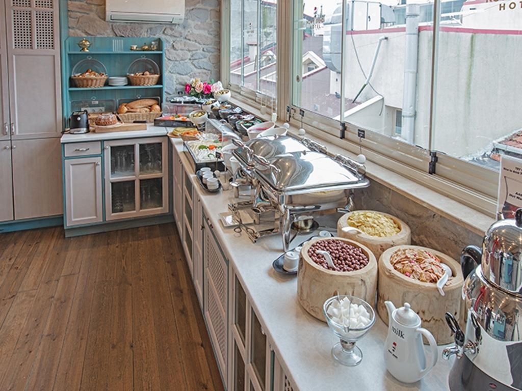 restaurants-breakfast-terrace